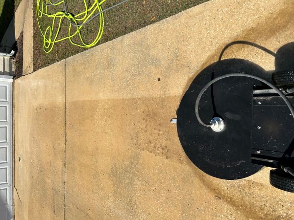 Why Pressure Washing Is a Must in Florida’s Humid Climate